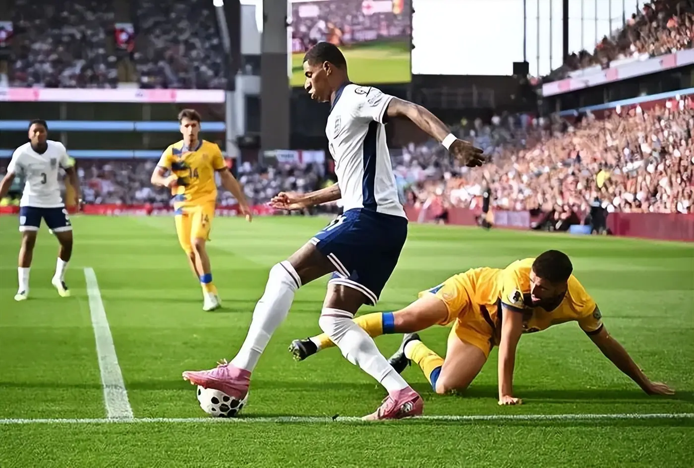 但没能实现, 为国家队破, 有些挣扎