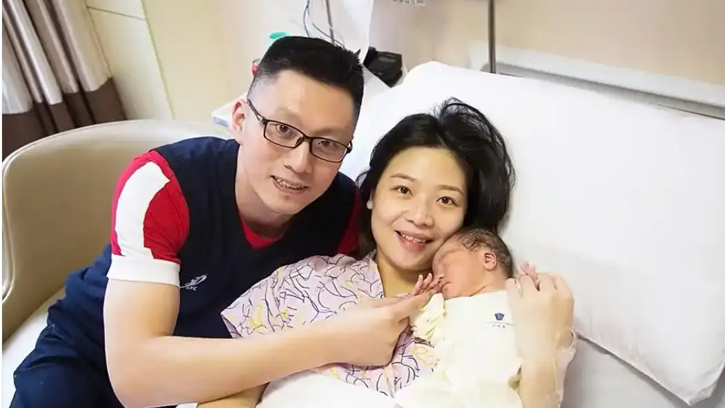 魏秋月诞下, 带来不一样 魏秋月诞下, 带来不一样