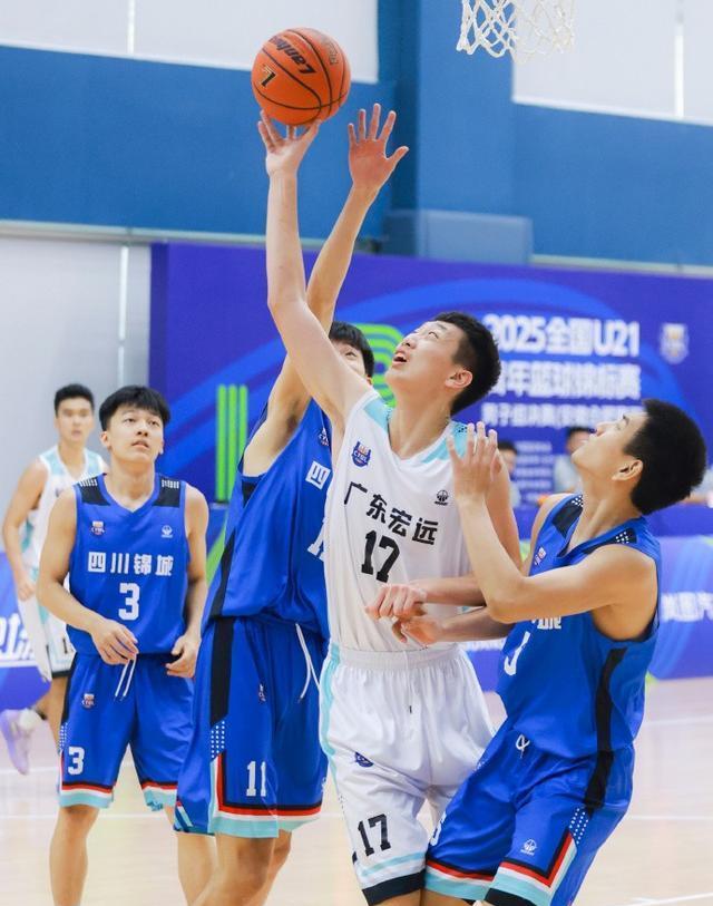 夺得第三名, 决赛, 篮板