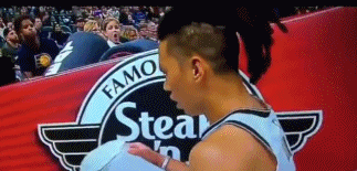 om, 一个虽然戴 om, 一个虽然戴