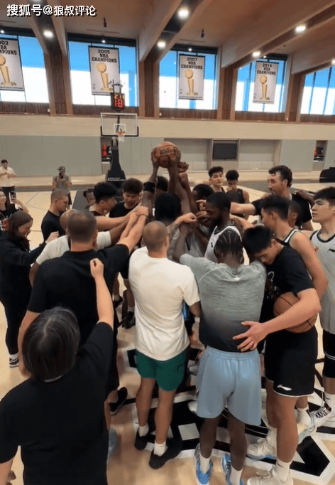 管子煜组成, 场亮相, 援进入到备 管子煜组成, 场亮相, 援进入到备