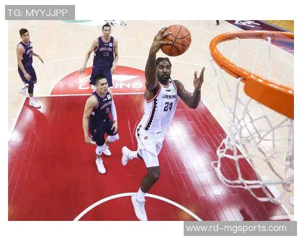 皇马惨遭莫陆军逆袭0比3的失利引发球迷热议与反思